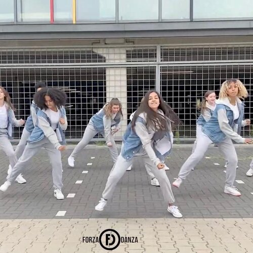Foto van een dansgroep van dansschool Forza Danza