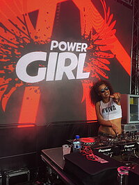 Foto van vrouwelijke DJ