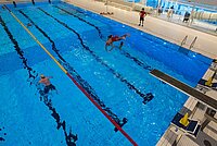 Foto van een zwembad