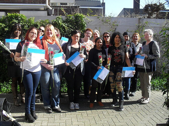 Op Volle Kracht Vooruit! │ Hét voortraject naar vrijwilligerswerk, betaald werk of opleiding voor vrouwen bij Feniks