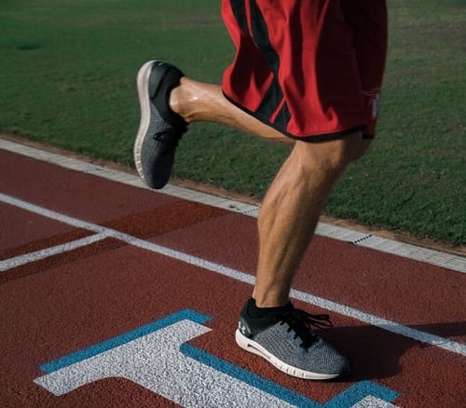 Foto van een hardloper (Unsplash Freestock)